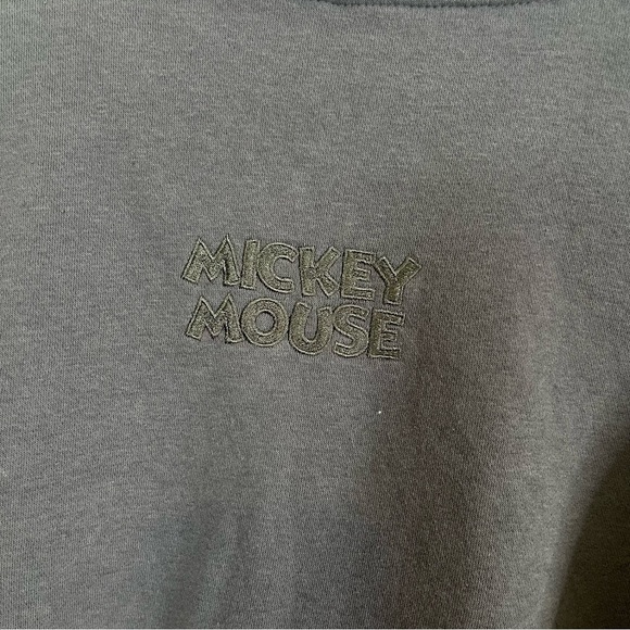 Disney Women’s Gray Embroidered Mickey Mouse Sweatshirt XS - Picture 4 of 6